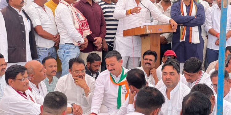 पूर्व विधायक कुणाल चौधरी सहित अन्य कांग्रेसियों पर *एफआईआर दर्ज*