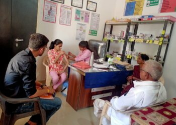 *सर्वाइकल कैंसर से बचाव के लिए बालिकाओं का किया टीकाकरण*
