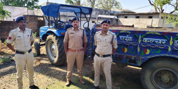 चौकी खितौली थाना बरही पुलिस द्वारा अवैध रेत परिवहन करते हुए ट्रैक्टर-ट्राली जप्त