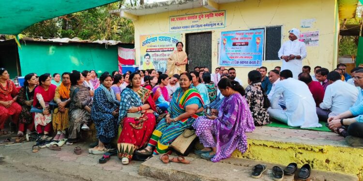 शिक्षक पात्रता परीक्षा के विरोध में अध्यापक शिक्षक संयुक्त मोर्चा ने सौंपा ज्ञापन…