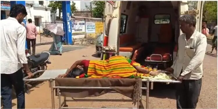 कटनी सड़क हादसा: तेज रफ्तार बस पलटी, 15 यात्री घायल, 3 की हालत गंभीर