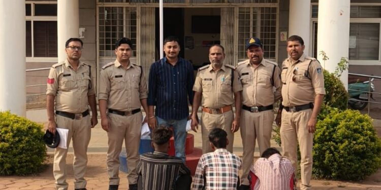 हत्या का प्रयास करने वाले आरोपियो की, एन.के.जे. पुलिस ने निकाली हेकडी, निकाला जुलूस
