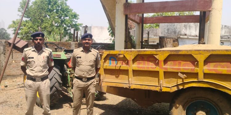 *🚨चौकी खितौली थाना बरही पुलिस द्वारा अवैध रेत परिवहन करते हुए ट्रैक्टर-ट्राली जप्त 🚨*