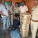देहात थाना प्रभारी सौरभ पांडे के नेतृत्व में पुलिस टीम ने अवैध शराब का जखीरा एक घर से पकड़ा,शराब ठेकेदार की खोज शुरू..!