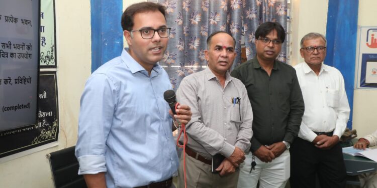 कटनी: 809 छात्रों वाला सांदीपनी विद्यालय बनेगा बड़ा सेंटर! कलेक्टर ने किया निरीक्षण