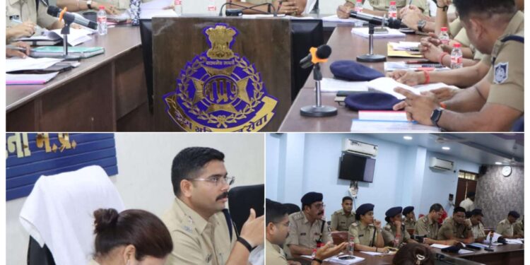 *पुलिस अधीक्षक द्वारा पुलिस कंट्रोल रूम में अपराध समीक्षा बैठक आयोजित*