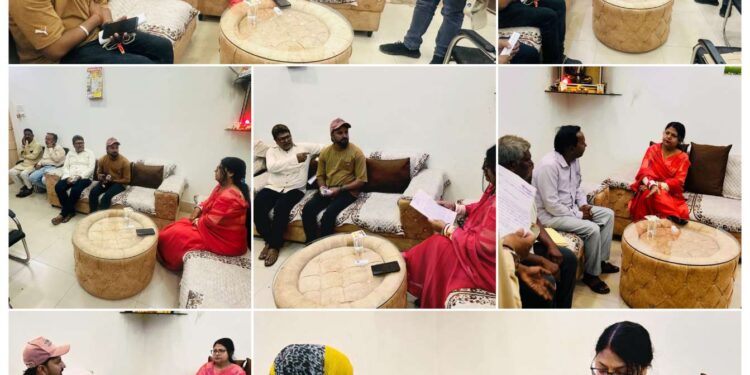 *जनसुनवाई बनी आमजन की समस्याओं के समाधान का सशक्त माध्यम* *महापौर के समक्ष सीधे रखीं गईं नागरिकों की समस्याएं, मौके पर दिए गए त्वरित निर्देश* *एक ही मंच पर विभिन्न शाखाओं की मौजूदगी से आसान हुई समाधान प्रक्रिया*