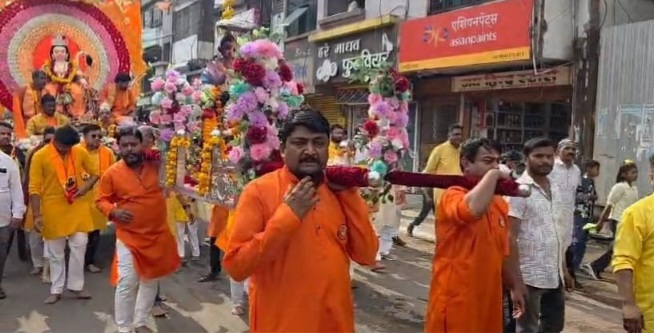 दक्षिणी मुखी बड़े हनुमान मंदिर में भव्य उत्सव! प्रभात फेरी से लेकर पंच महाआरती तक 🔥 कण-कण में हनुमान! कटनी की सड़कों पर भक्तों का सैलाब