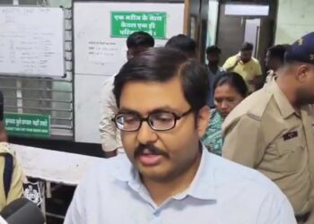 धार में बड़ा हादसा: पिकअप पलटने से 12 मजदूरों की मौत, प्रभारी कलेक्टर अभिषेक चौधरी का बयान