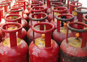 एलपीजी की कालाबाजारी पर सख्त कार्रवाई, 4642 सिलेंडर जब्त