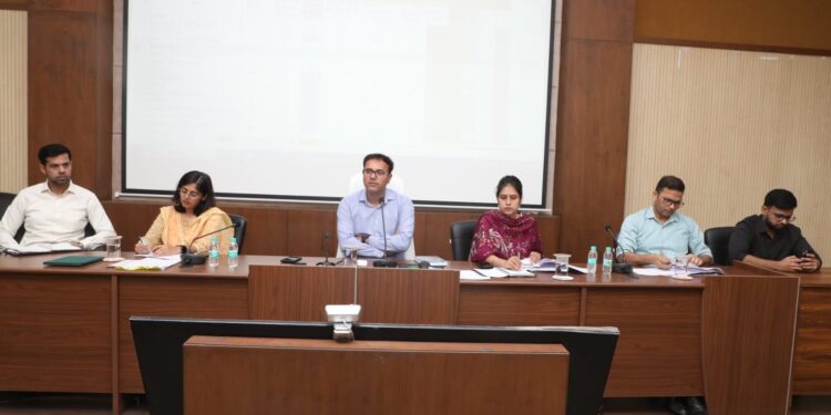 मिलावटी और अशुद्ध खाद्य पदार्थों का निर्माण करने वालों के विरूद्ध दर्ज करायें एफआईआर– कलेक्टर श्री तिवारी
