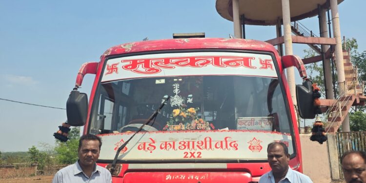 कलेक्टर श्री तिवारी के निर्देश पर परिवहन विभाग ने की कार्यवाही नियमों की अनदेखी पर वाहन जब्त