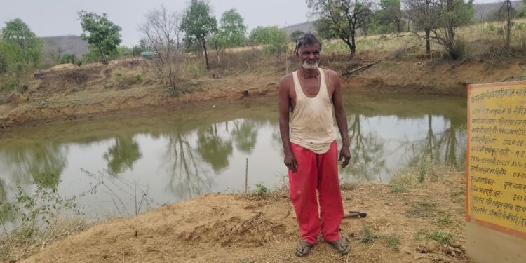 खेत तालाब योजना से बदली किसान की तकदीर, अब हो रही दो फसलों की बेहतर पैदावार,,,