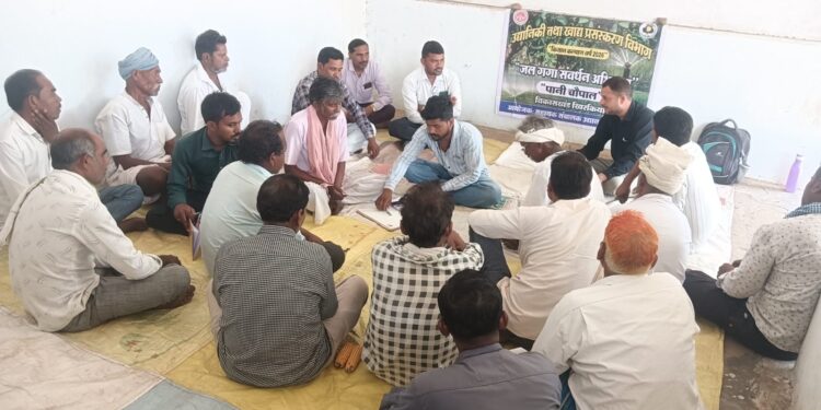 जल गंगा संवर्धन अभियान के तहत बीचपुरी माल में ‘पानी चौपाल’ सम्पन्न*  किसानों को दी सूक्ष्म सिंचाई की जानकारी