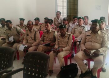 *वनमंडल कार्यालय पांढुर्णा में ग्रीष्मकालीन गिद्ध गणना प्रशिक्षण संपन्न*  *गिद्धों की पहचान, संरक्षण एवं डेटा कलेक्शन संबंधी विषयों पर दिया गया विस्तृत प्रशिक्षण*
