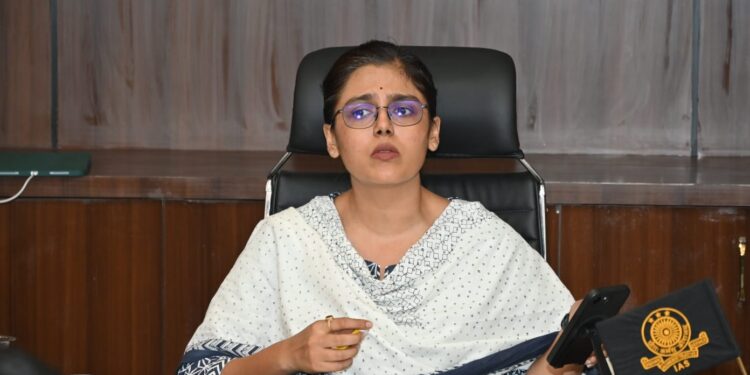 *वर्षा पूर्व विभागीय तैयारियों की निगमायुक्त ने समीक्षा कर दिए आवश्यक निर्देश* *प्रतिदिन वार्डों का निरीक्षण कर जल निकासी व्यवस्थाओं की करे सतत मॉनिटरिंग – निगमायुक्त सुश्री परिहार*