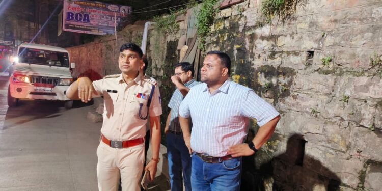 कटनी शहर में यातायात सुधार के लिए पुलिस प्रशासन एवं विशेषज्ञों का लगातार संयुक्त निरीक्षण