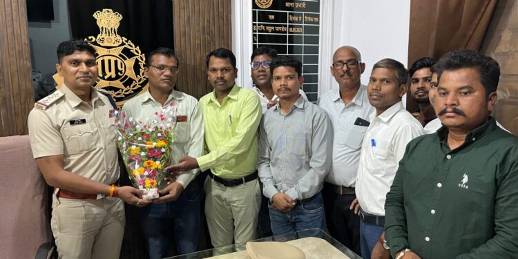 पुलिस अधीक्षक अभिनय विश्वकर्मा के निर्देशन में यातायात थाना में जनजागरूकता गतिविधियों का संचालन