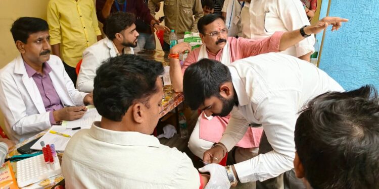 180 गंभीर मरीज चिन्हित, भोपाल में होगा मुफ्त इलाज बड़वारा मेडिकल कैंप