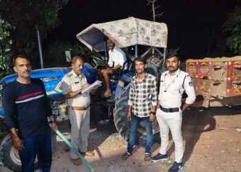 🚨 सिलौंडी पुलिस का बड़ा एक्शन! अवैध रेत परिवहन पर चली कार्रवाई, ट्रैक्टर-ट्रॉली जप्त Dhamerkheda News