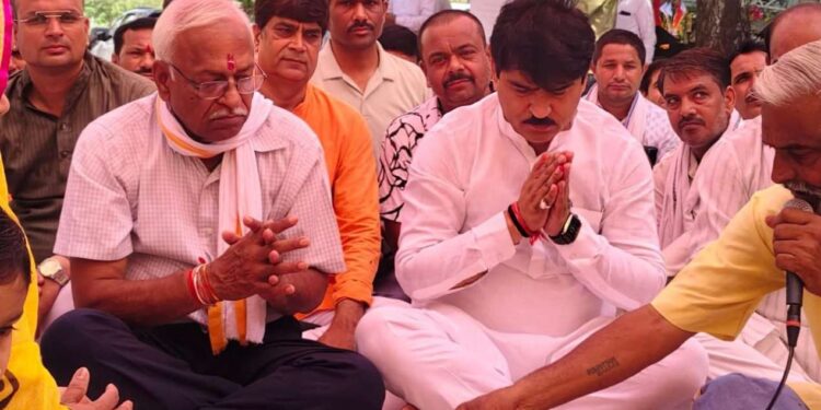 38 लाख 27 हजार की राशि का भूमि पूजन…। विधायक घनश्याम चंद्रवंशी ने मेन रोड पर पेवर ब्लॉक एवं डामरीकरण कार्य का किया भूमि पूजन…।