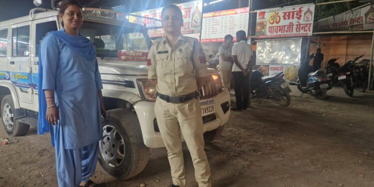 कटनी में ‘पुलिस दीदी’ का एक्शन 🚨 मेले-चौपाटी में पहुंचकर महिलाओं को सिखाया सुरक्षा का पाठ | Katni Police Mission