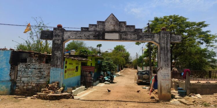 कटनी में सरपंच पर बड़ा आरोप! स्कूल की जमीन पर कब्जा, 50 साल पुराना रास्ता बंद सुनिऐ ग्रामीण की जुबानी