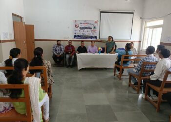 *सिविल अस्पताल पांढुर्णा में मनाया गया “विश्व तम्बाखु निषेध दिवस”*  *तम्बाखु एवं निकोटिन की लत से बचने का दिया संदेश, विशेषज्ञों ने कैंसर जैसी गंभीर बीमारियों के प्रति किया जागरूक*