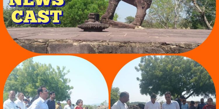 कलेक्टर श्री तिवारी पहुंचे कारीतलाई, देखी विष्णु वराह की अद्भुत प्रतिमा