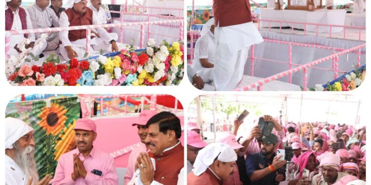 मुख्यमंत्री डॉ. मोहन यादव ने उज्जैन स्थित जय गुरुदेव आश्रम में श्री गुरुदेव से भेंट कर आशीर्वाद लेकर अमृत प्रवचन का श्रवण किया ।