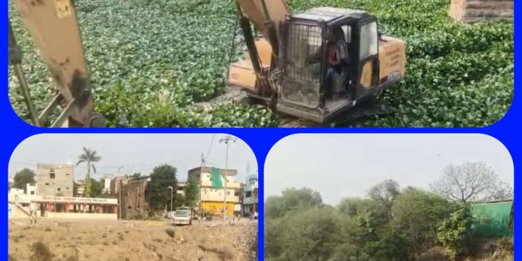 गाटरघाट में चला नदी सफाई अभियान मशीनों से हटाई जा रही जलकुंभी