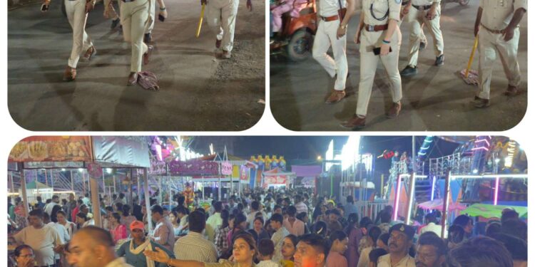 बस स्टैंड स्थित राधिका होटल के समीप आयोजित मेले का यातायात एवं सुरक्षा व्यवस्था के दृष्टिगत निरीक्षण।