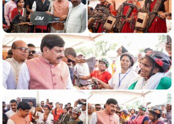 CM यादव का बड़ा तोहफा: बहनों को मिली फ्री ई-साइकिलें