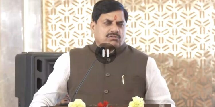 यशस्वी प्रधानमंत्री नरेंद्र मोदी के नेतृत्व में स्वर्ण युग चल रहा है। ऐसा लगता है जैसे राजा विक्रमादित्य का युग चल रहा है। न्यायालय के माध्यम से लोकतन्त्र गौरवान्वित होता है।  *डॉ. मोहन यादव , मुख्यमंत्री* VIDEO