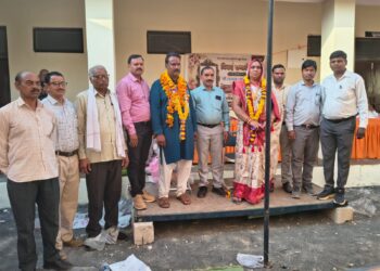 39 साल की गौरवशाली सेवा के बाद रिटायर हुए पूर्व BEO लखन लाल बागरी, विदाई में छलके आंसू