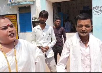 बिल्ली के काटने पर अस्पताल पहुंचे युवक को नर्सों ने डांटा, बिना इलाज लौटा मरीज,,,