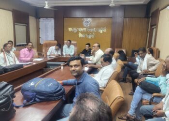 *पंचायत एवं ग्रामीण विकास विभाग की विस्तृत समीक्षा, लंबित शिकायतों के त्वरित निराकरण के निर्देश*  *आवास, मनरेगा, स्वच्छ भारत मिशन एवं वाश ऑन व्हील्स अभियान की प्रगति पर हुई विस्तृत चर्चा*