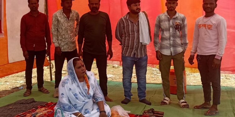 अस्पताल की अव्यवस्थाओं के विरोध मैं जिला पंचायत सदस्य.माला मौसी  की भूख हड़ताल जारी,,