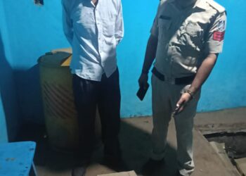 🚔 कटनी में पुलिस का बड़ा एक्शन अवैध शराब कारोबारियों पर चला ‘ऑपरेशन शिकंजा’