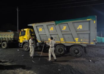 कटनी में खनिज माफियाओं पर बड़ा एक्शन अवैध रेत परिवहन करते 3 भारी वाहन जब्त