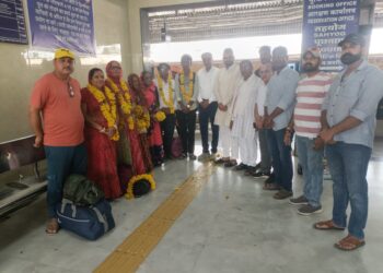*वैष्णोदेवी यात्रा जाने वाले यात्रियों का स्वागत कर लिया आशीर्वाद – नपाध्यक्ष गेहलोत*