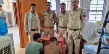 *72 लीटर अवैध अंग्रेजी शराब एवं परिवहन में प्रयुक्त वाहन सहित आरोपी गिरफ्तार, अपचारी बालक अभिरक्षा में लिया गया*