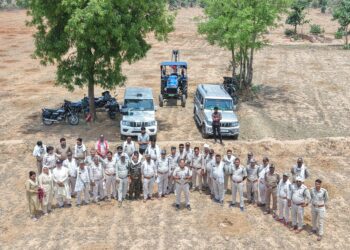 रेंज टीकमगढ़ में अतिक्रमित वन को खाली कराकर खोदे गए अतिक्रमणरोधी गड्ढे और खंती