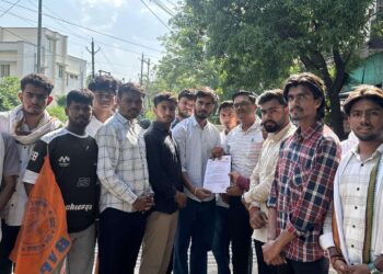 कलेक्टर को वर्धमान महाविद्यालय की अनियमितताओ को लेकर जांच की मांग का सौपा ज्ञापन : अभाविप