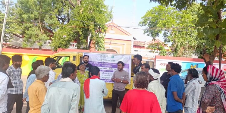 *हम्माल एवं मजदूरों के मध्य नशा मुक्ति प्रभात वार्ता का हुआ आयोजन