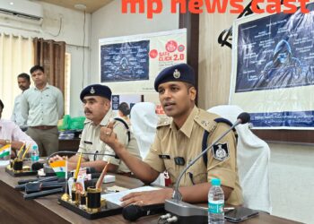 पुलिस अधीक्षक और एएसपी ने पत्रकारों को दी जानकारी,साइबर जागरूकता को लेकर सेफ क्लिक 2.0 अभियान का शुभारंभ,जिलेभर में 24 जून से 8 जुलाई तक साइबर फ्रॉड से सावधान रहने का अभियान चलाया जाएगा…. वीडियो