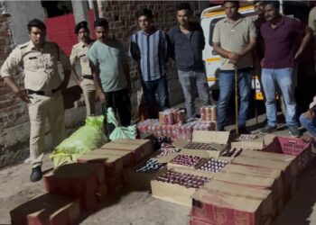 *बांदरी पुलिस की बड़ी कार्रवाई: ढाबे पर चल रहे अवैध शराब कारोबार का भंडाफोड़, दो आरोपी गिरफ्तार*  *239.58 लीटर अवैध शराब, 198 बीयर केन एवं ₹9.20 लाख नगदी जब्त,*
