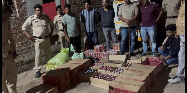 *बांदरी पुलिस की बड़ी कार्रवाई: ढाबे पर चल रहे अवैध शराब कारोबार का भंडाफोड़, दो आरोपी गिरफ्तार*  *239.58 लीटर अवैध शराब, 198 बीयर केन एवं ₹9.20 लाख नगदी जब्त,*