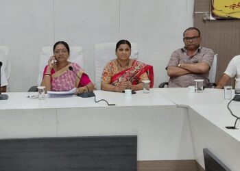 *प्रशासनिक इकाइयों के गठन एवं पुनर्गठन संबंधी सुझावों पर नगर पालिका पांढुर्णा में बैठक आयोजित*  *एसडीएम अलका एक्का की अध्यक्षता में जनप्रतिनिधियों, संगठनों एवं नागरिकों ने दिए सुझाव*
