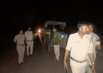 *थाना ढीमरखेडा पुलिस द्वारा अवैध रेत परिवहन करने वाले टैक्टर ट्राली ली को किया जप्त।*